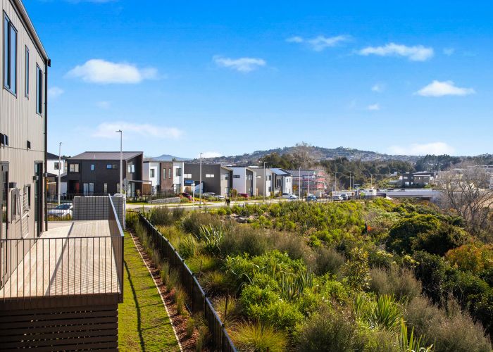  at 3 Koura Road, Flat Bush, Manukau City, Auckland