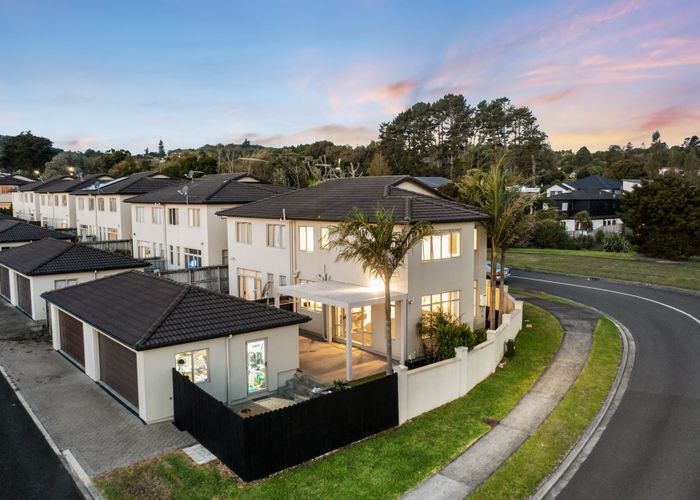 at 137 Baverstock Road, Flat Bush, Auckland