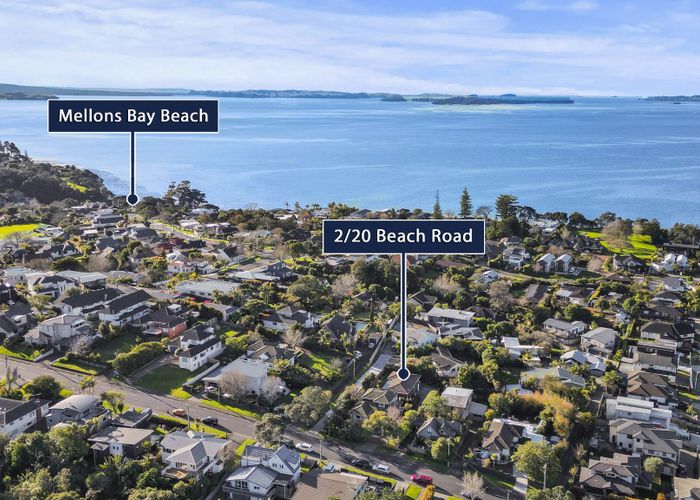  at 2/20 Beach Road, Mellons Bay, Manukau City, Auckland