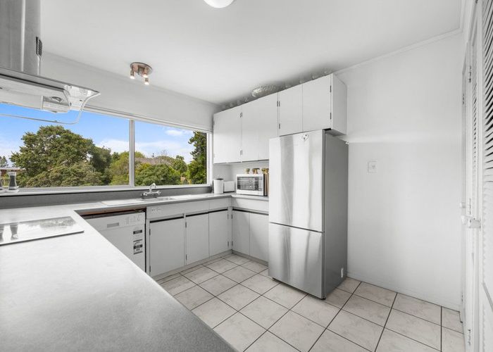  at 17 Davita Place, Farm Cove, Manukau City, Auckland