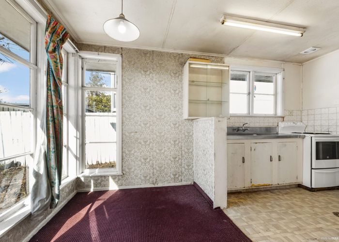  at 27 Astley Avenue, New Lynn, Waitakere City, Auckland