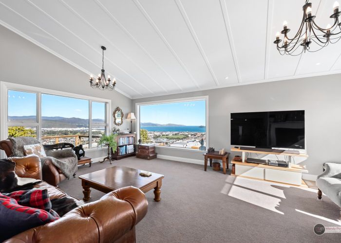  at 10 Chestnut Grove, Maungaraki, Lower Hutt