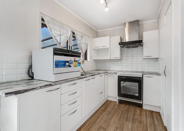  at 2/17 Berwyn Avenue, Takanini, Papakura, Auckland