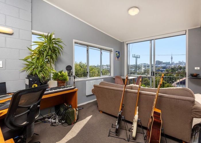  at 7/90 Crummer Road, Grey Lynn, Auckland