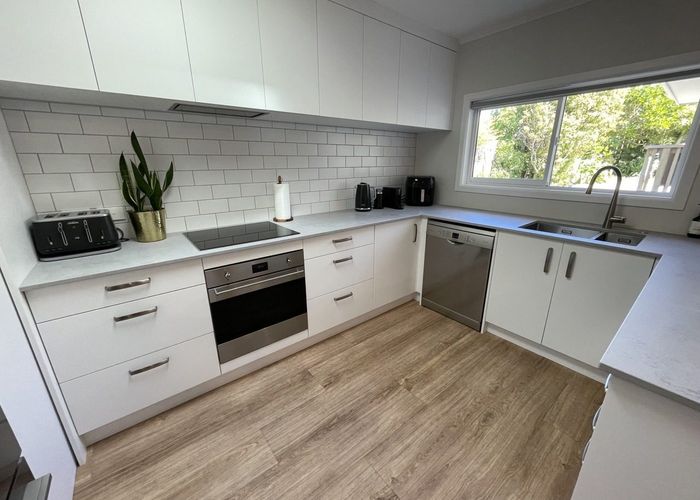  at 6 Alder Place, Newlands, Wellington, Wellington