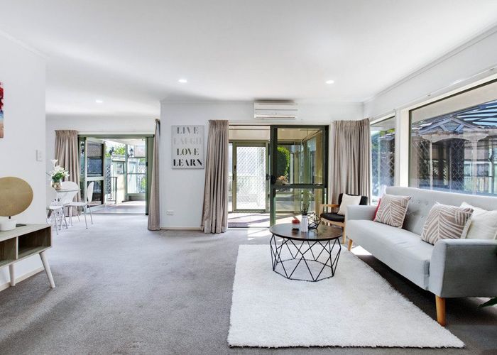  at 15 Stratford Road, Manurewa, Auckland