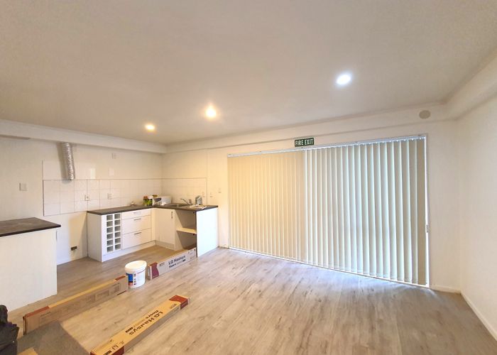  at 1/4 Dallan place, Albany, North Shore City, Auckland