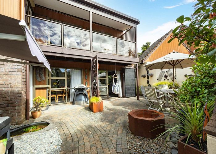  at 3/8 West Lynn Road, Titirangi, Waitakere City, Auckland