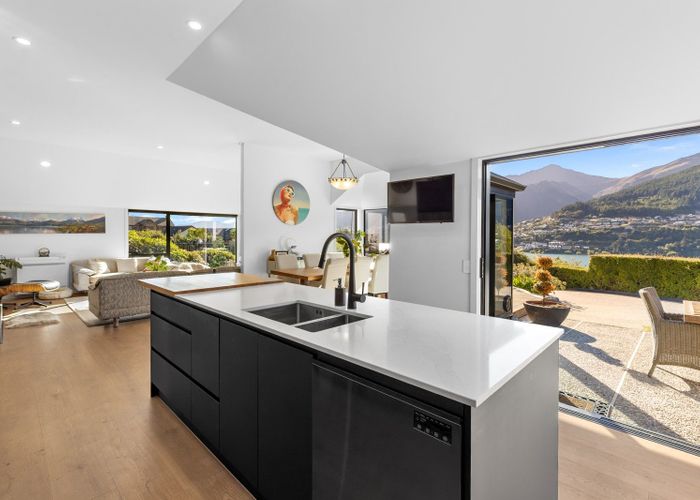  at 8 Elizabeth Place, Kelvin Heights, Queenstown-Lakes, Otago