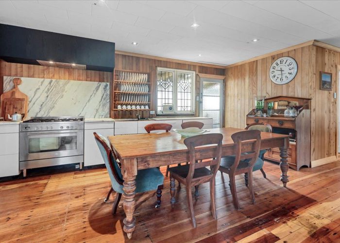 For sale 8 Point Road, Mokau, New Plymouth, Taranaki homes.co.nz