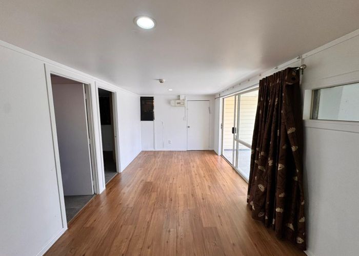  at 562 Great South Road, Papatoetoe, Manukau City, Auckland