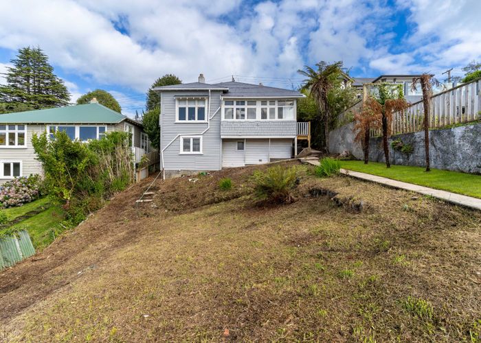  at 18 Hart Street, Belleknowes, Dunedin, Otago