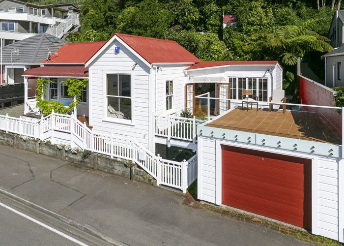  at 285 Karaka Bay Road, Karaka Bays, Wellington