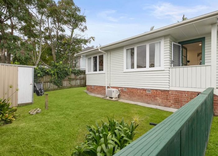 at 2/29 Merriefield Avenue, Forrest Hill, Auckland