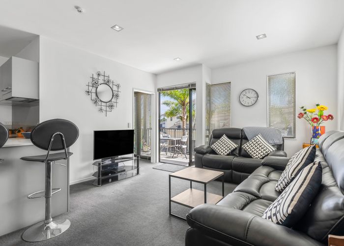  at B107/525 East Coast Road, Browns Bay, North Shore City, Auckland