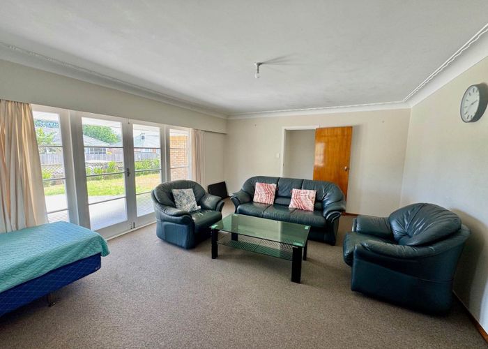  at 7 Edorvale Avenue, Manukau, Manukau City, Auckland