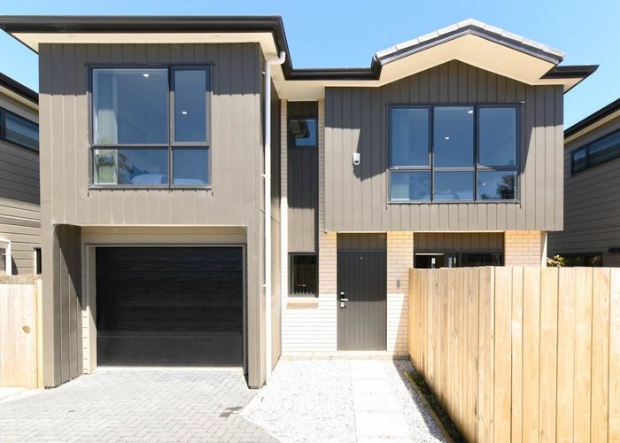  at 30C Godley Road, Green Bay, Auckland