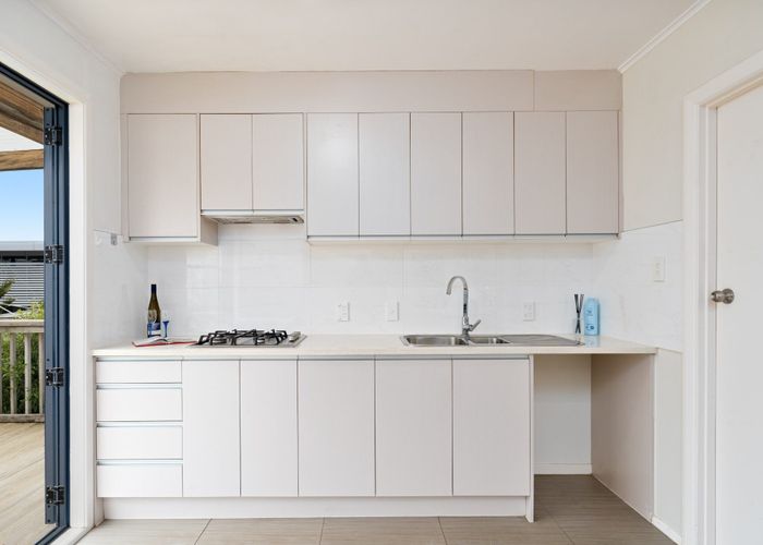  at 1/61 Greenslade Crescent, Northcote, Auckland