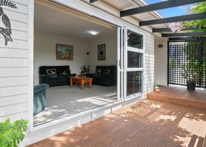  at 2/3 Manutara Avenue, Forrest Hill, Auckland