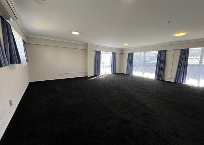  at 4 Pakira Avenue, Glendene, Waitakere City, Auckland