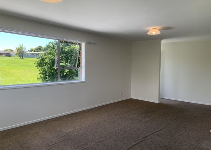 at 2/10 Ciprian Place, Henderson, Waitakere City, Auckland