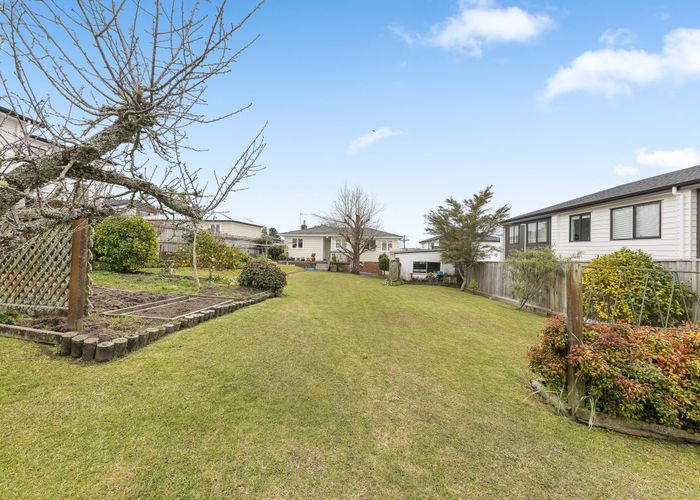  at 5 Valron Road, Te Atatu South, Waitakere City, Auckland