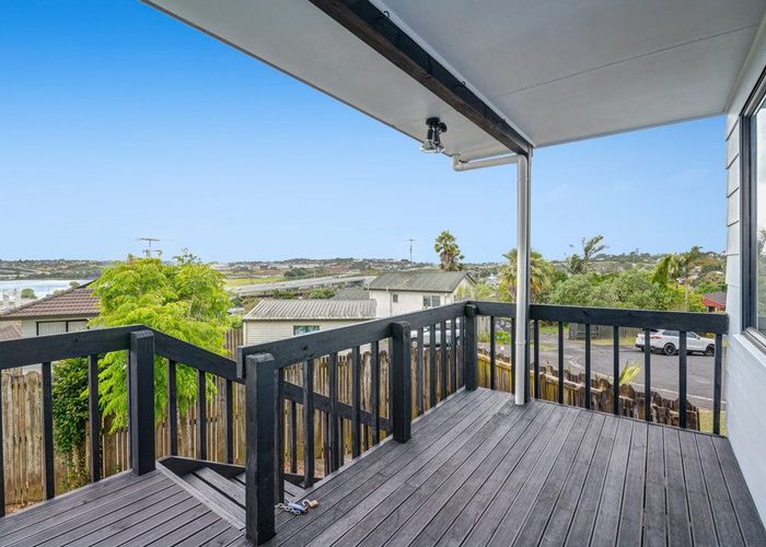  at 1/25 Jumento Place, Unsworth Heights, Auckland