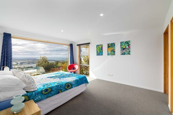  at 5 Stoneyridge Close, Mount Pleasant, Christchurch