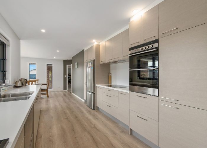  at 33 Kingfisher CRES, ARROWTOWN