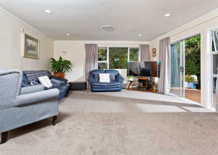  at 95 Weatherly Road, Torbay, Auckland