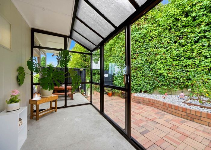  at 6 Cypress Place, Sunnynook, North Shore City, Auckland