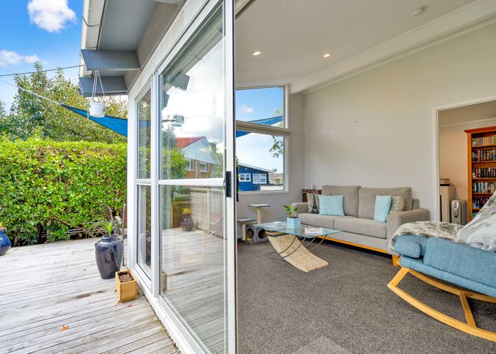 at 3 Thomas Avenue, Te Atatu Peninsula, Auckland