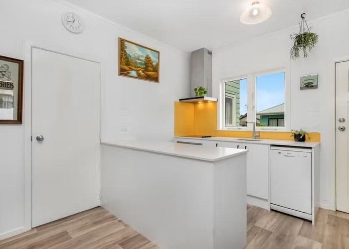  at 1/9 Kenderdine Road, Papatoetoe, Manukau City, Auckland