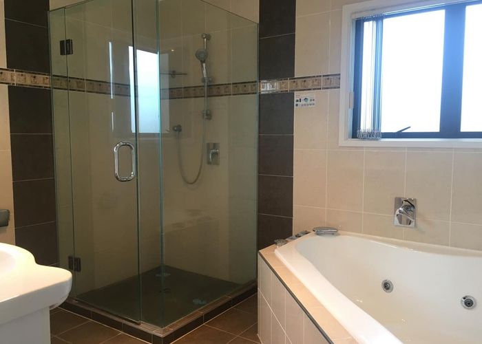  at 3 Enclave, Totara Heights, Manukau City, Auckland