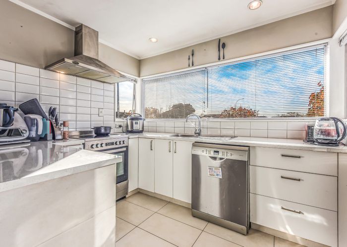  at 27 Arbor-Lea Avenue, Richmond