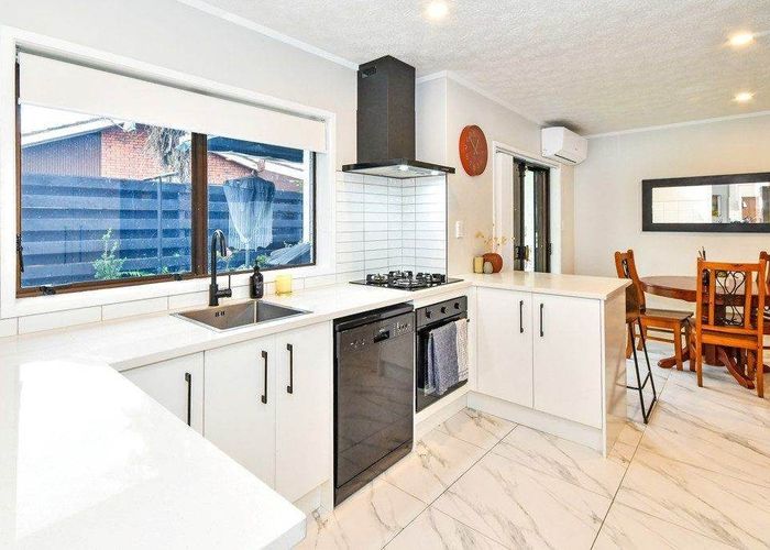  at 2/10 Ingram Street, Papakura, Papakura, Auckland