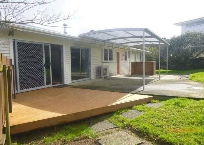  at 2 Nielsen Place, Massey, Waitakere City, Auckland