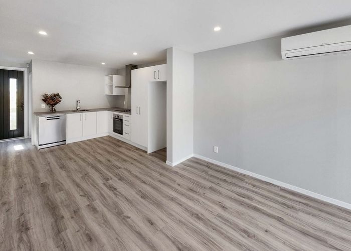  at 2/41 Main Road, Wainuiomata, Lower Hutt
