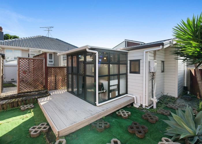  at 186 Barrack Road, Mount Wellington, Auckland City, Auckland