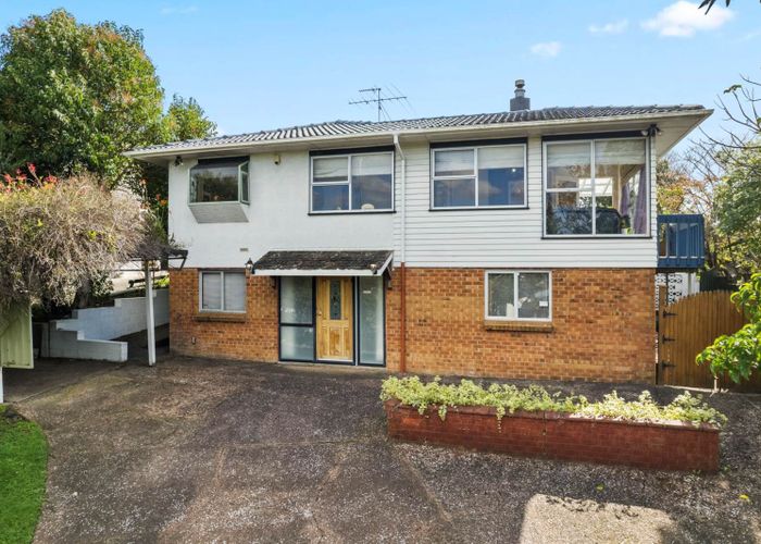  at 18 Felgrove Street, Glendene, Waitakere City, Auckland