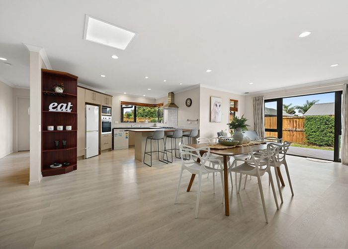  at 10 Gracefield Place, Huntington, Hamilton