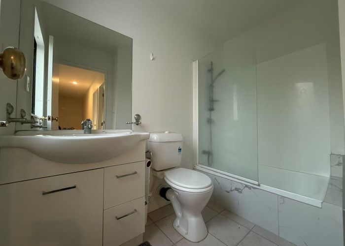  at 3/3 Roanoke Way, Albany, Auckland