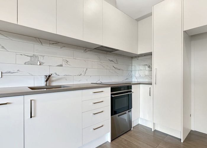  at 208/1A Oakley Avenue, Waterview, Auckland