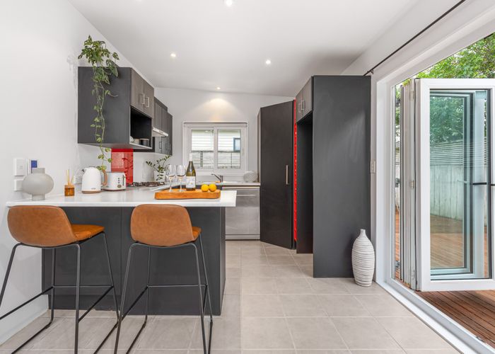  at 21A Hindmarsh Street, Henderson, Waitakere City, Auckland