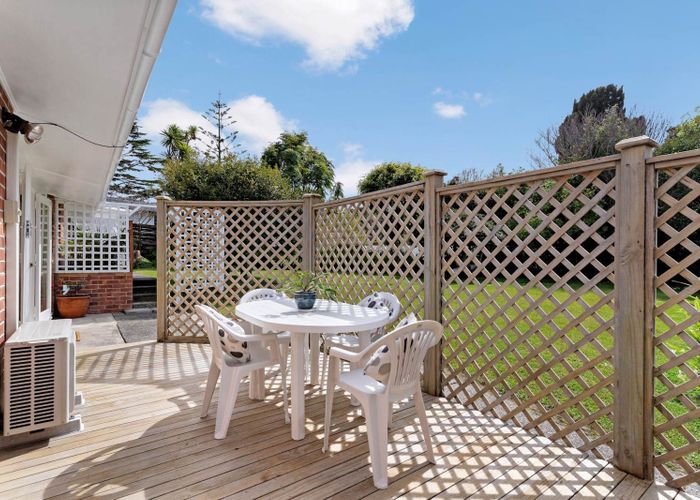  at 2/19 Montana Avenue, Murrays Bay, North Shore City, Auckland