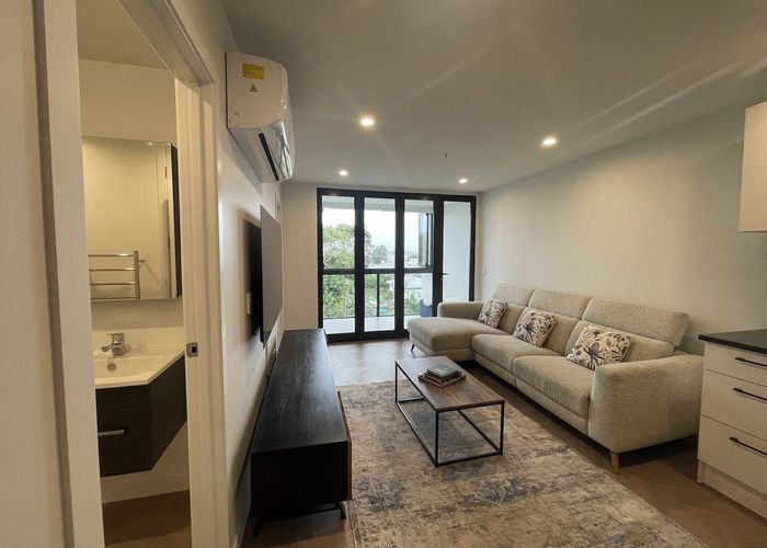  at 302/82 Jellicoe Road, Panmure, Auckland
