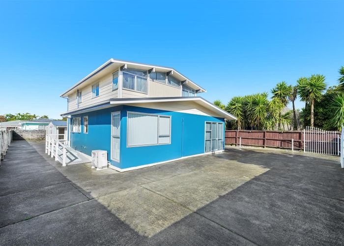  at 10 Tabitha Crescent, Henderson, Waitakere City, Auckland