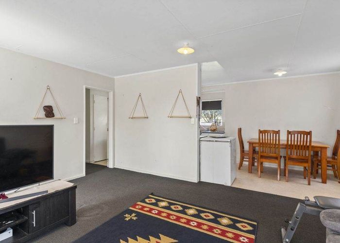  at 84 Maplesden Drive, Clendon Park, Manukau City, Auckland