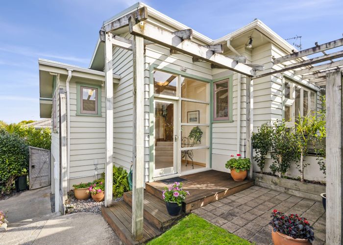  at 43 Golf Road, Paraparaumu Beach, Paraparaumu