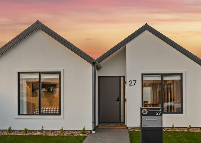  at 27 Eminence Drive, Northwood, Christchurch